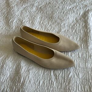 Vivaia Elegant Beige Cream almond pointed Women's Flats 7.5